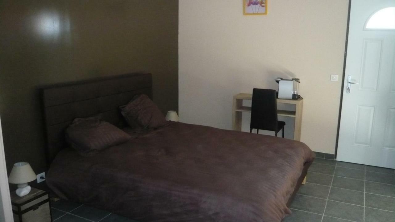 Chambres D'Hotes, B&B Climatisees La Borrellienne Saint-Maximin Εξωτερικό φωτογραφία